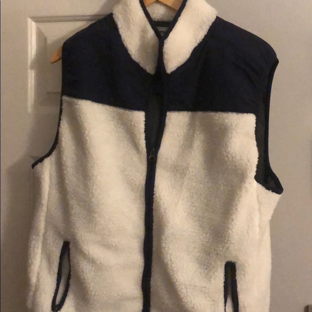 Crown & Ivy Fleece Vest
